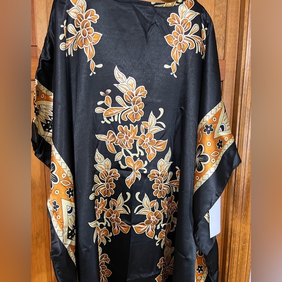 ASHRO Black/Gold Floral Long Caftan. NWT/original packaging. One size fits most! - Picture 6 of 9